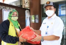 Photo of Pemkot Tangerang Salurkan Bantuan untuk Guru Ngaji