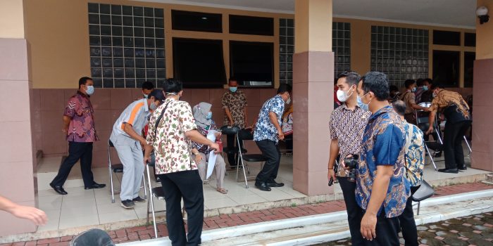 Hasanudin BJ: Vaksin Tahap II di Kota Tangerang Langgar ...